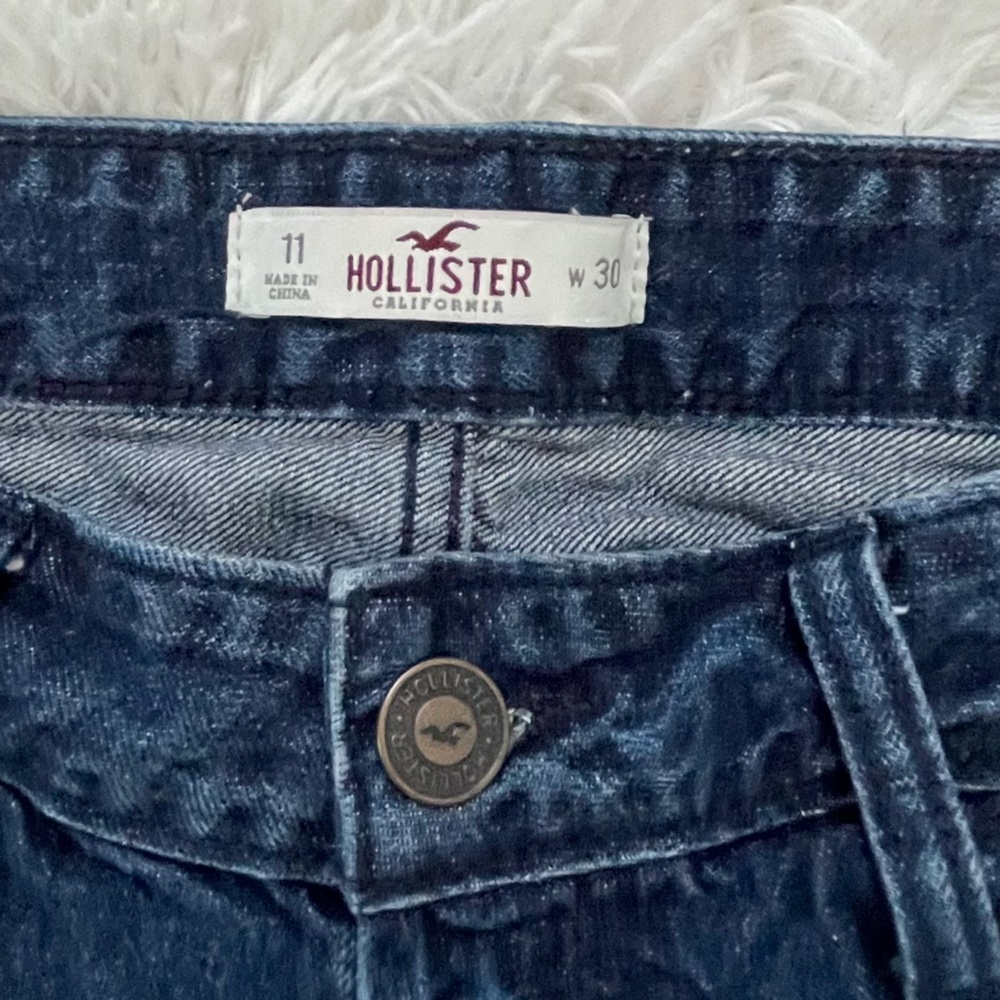 Hollister Distressed Shorts - Picture 7 of 7